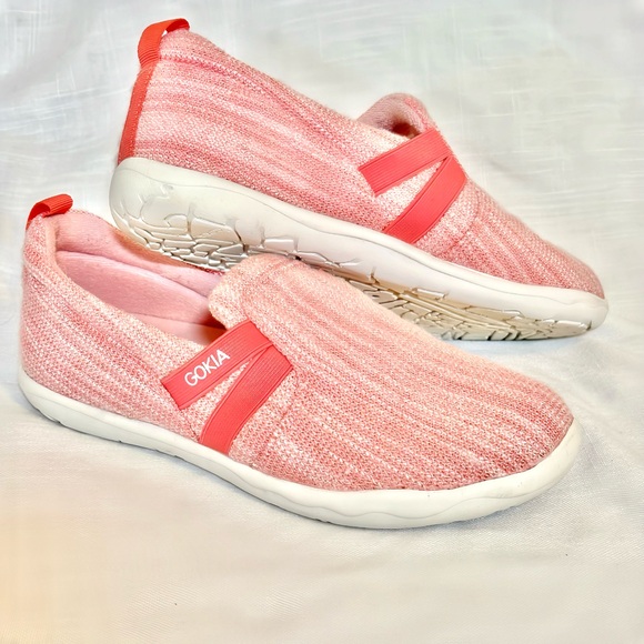 Gokia Pink Slip-On Shoes - Picture 2 of 7